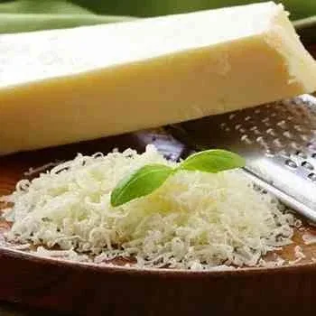 پنیر پیتزا در کافه آقاجان