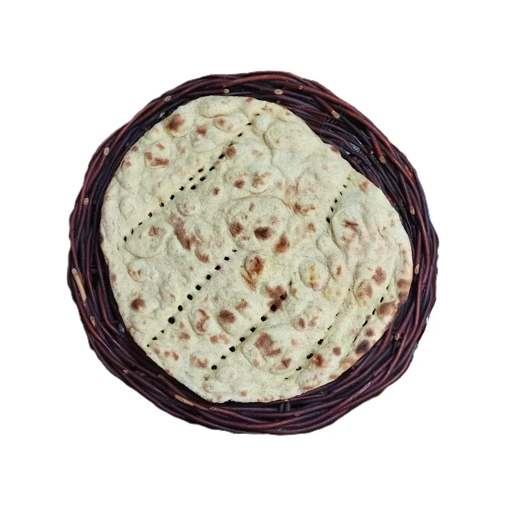 نان تنوری در دیزی سرای سعیدی